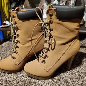 Timbaland Looking Heeled Boots